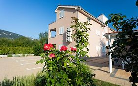 Apartments Crnekovic Jasna